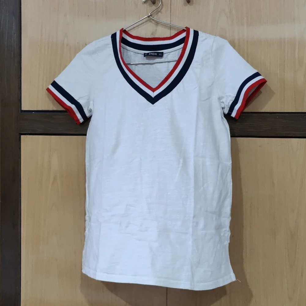 Shein tshirt - Picture 1 of 4